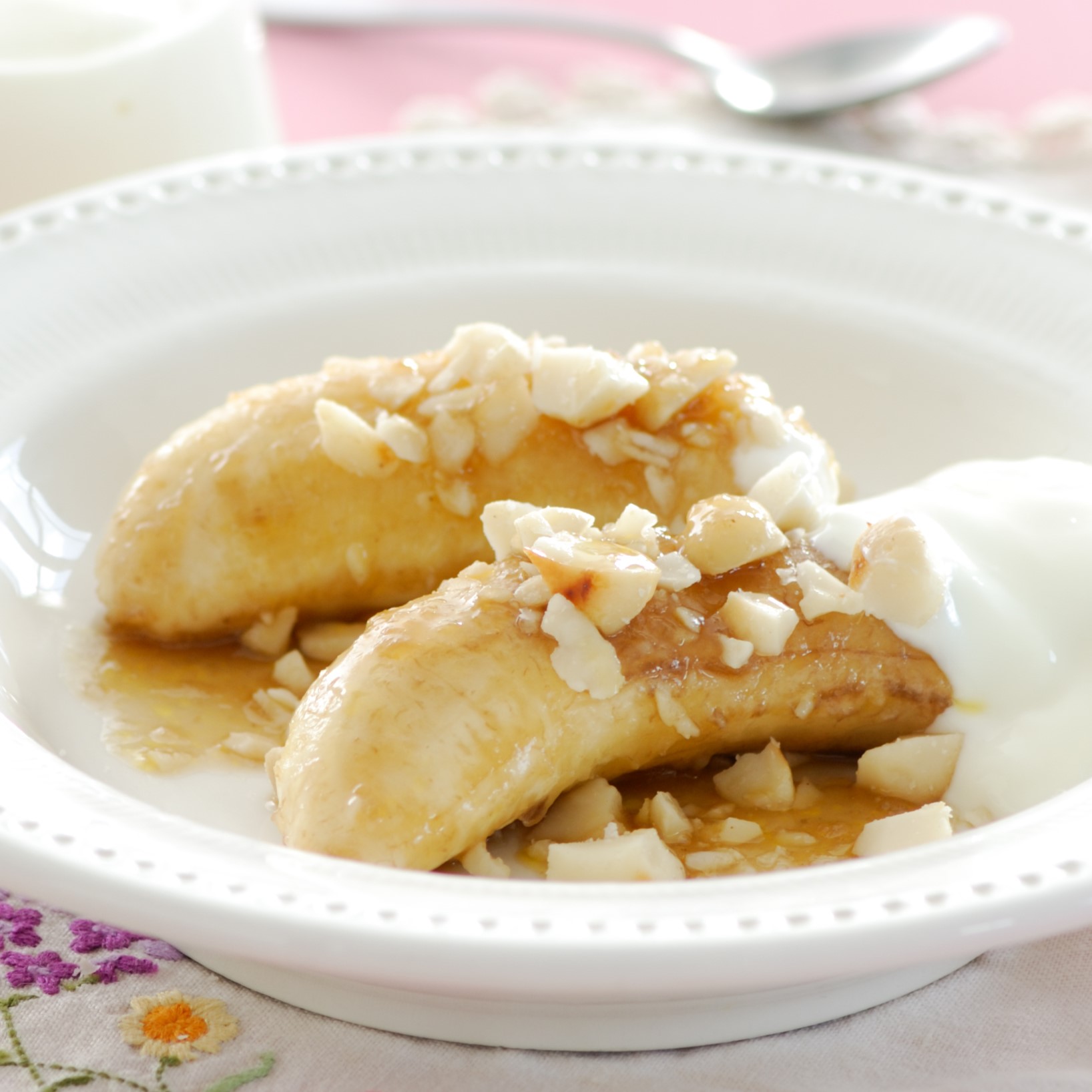 Grilled bananas with macadamias and yoghurt
